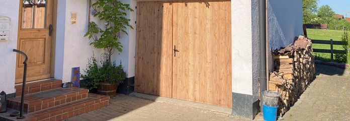 Eingang und Garage