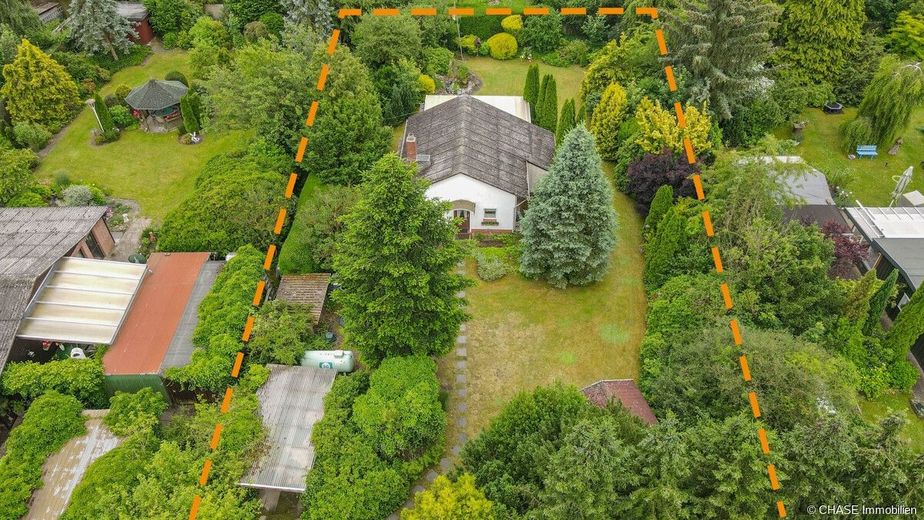 Traumhaftes Grundstück im ehemaligen Wochenendgebiet mit Massiv-Einfamilienhaus in Rehburg! – Grundstück, Ansicht schräg - Front