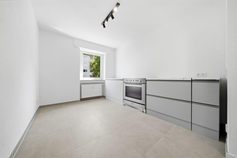 Moderne, sanierte 4 Zimmer Wohnung zum Erstbezug und provisionsfrei – Küche