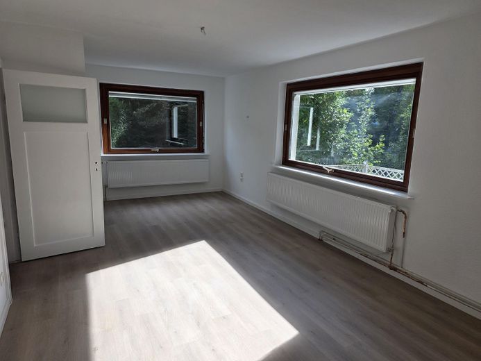 Casa unifamiliare con ampio giardino in posizione privilegiata – EG Wohnzimmer