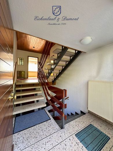 Gepflegtes 2-3 Familienhaus in Ortsmitte von Quierschied – Treppenhaus