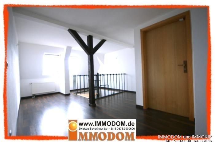 3-Zimmer-Maisonetten-Dachwohnung für INDIVIDUALISTEN mit LAMINAT und Personenaufzug zu vermieten! – Aufenthaltsbereich zweite Ebene