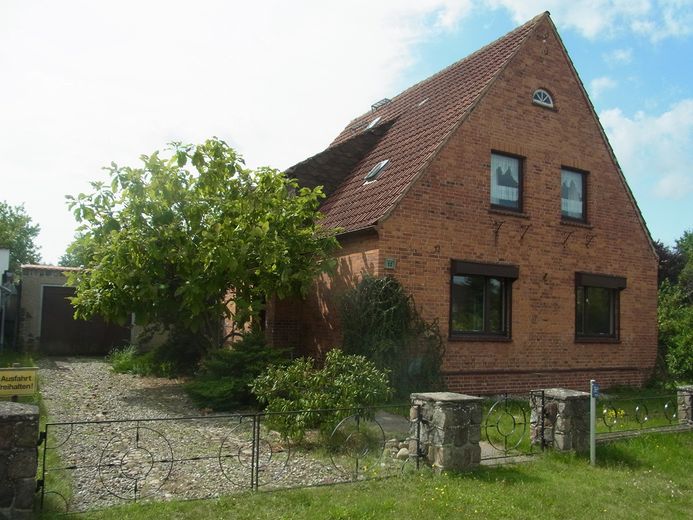 Charmantes 120 m ² Backsteinklinkerhaus mit Grundstück 719 m² in optimaler, sehr ruhiger Lage – Foto 1