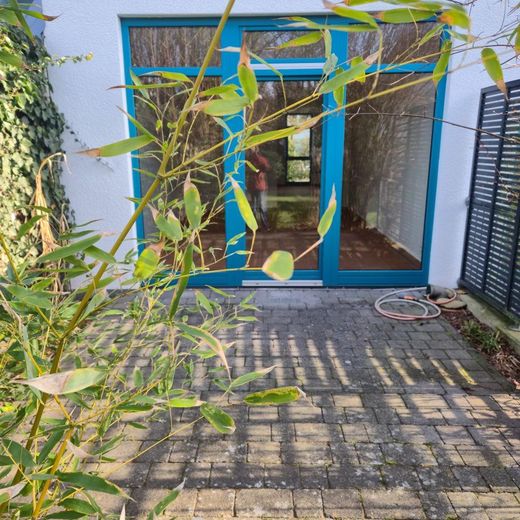 Terrasse mit viel Grün