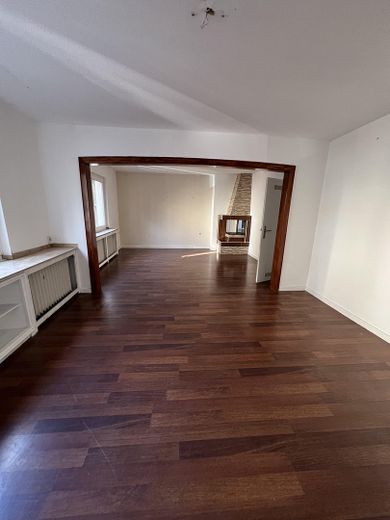 115 m² Wohnkomfort mit XXL-Terrasse in Duisburg Rheinhausen – Wohnzimmer