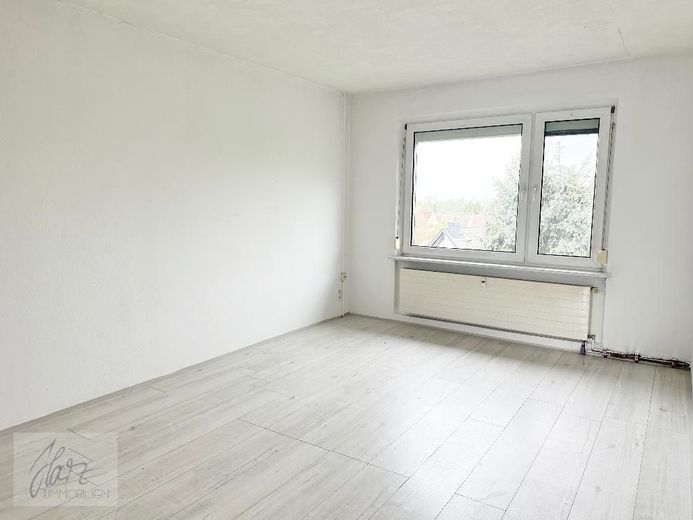 ***CHARMANTE EIGENTUMSWOHNUNG IN GEPFLEGTER WOHNANLAGE*** - Ideal für Eigennutzer und Kapitalanleger – Wohnzimmer