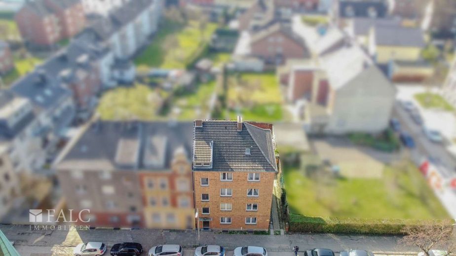 Auf der Mittelstraße mitten im Leben - Ihre Anlage in Eschweiler-Zentrum! – Drohnenfoto vorne