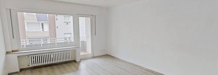 Luminoso appartamento di 3 locali con BALCONE e cucina spaziosa a Duisburg-Marxloh – Ansicht I: Wohn- und Esszimmer