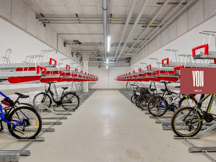 YON BERLIN - Moderne 2-Zimmer-Neubauwohnung mit EBK und sonnigem BALKON in Berlin-Friedenau – Fahrradstellplätze