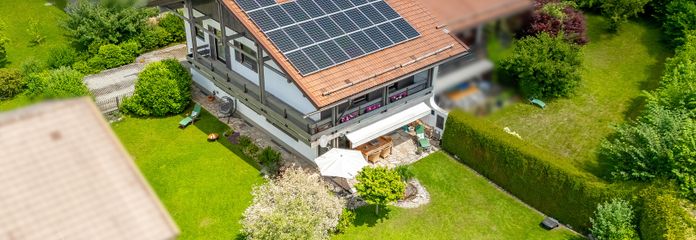 Light-filled semi-detached house with high-quality fixtures near the lake – Außenansicht