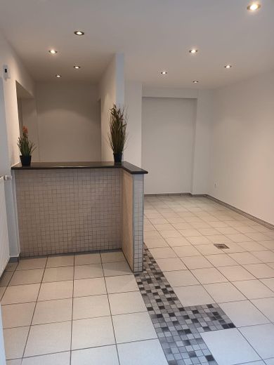 Büro- / Praxisräume in Top-Lage nahe am Wiener Platz – ideal für viele Branchen! – Warteraum