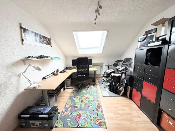 Affascinante appartamento mansardato di 4 locali con giardino privato+garage+posto auto in posizione TOP! – Foto 9