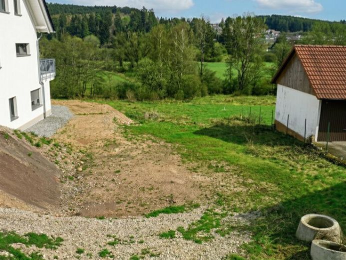 IMMORath.de - Großzügiges Baugrundstück in naturnaher Lage – Foto 1