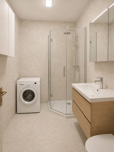Jasne mieszkanie 3,5-pokojowe z balkonem, windą i nową łazienką – Bad - KI-generiert