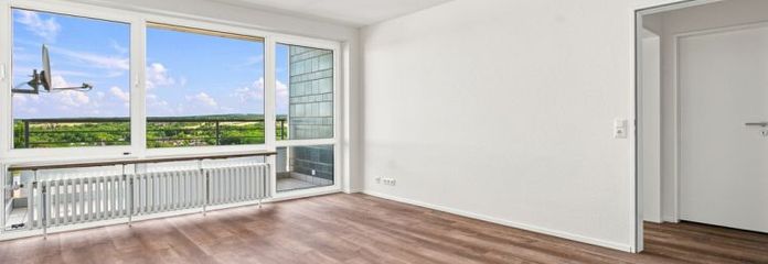 + 5PLUS + WOHNEN MIT PANORAMA: ETW MIT TRAUMHAFTEM FERNBLICK ÜBER DEN DÄCHERN VON AACHEN / WALHEIM +