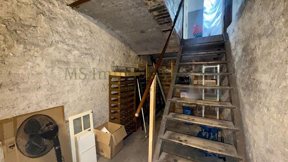 *** Historischer Altbau mit Stil: Voll vermietetes Dreifamilienhaus in Worms *** – KG Treppe Ansicht 2