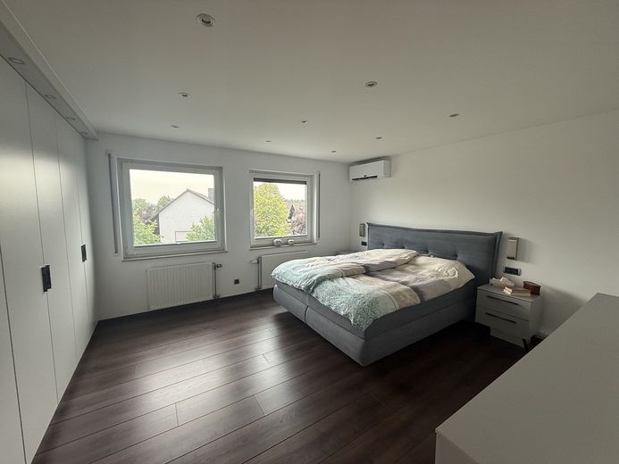 Modernisiertes Reihenmittelhaus mit Doppelgarage, PV-Anlage, Klima und hochwertiger Ausstattung – Foto 9