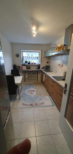 Küche mit Einbauküche v