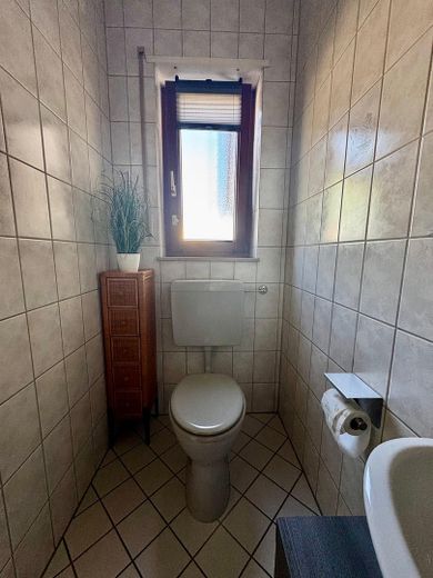 Casa unifamiliare ben tenuta in posizione periferica a Ludwigshafen Ruchheim – Gäste-WC