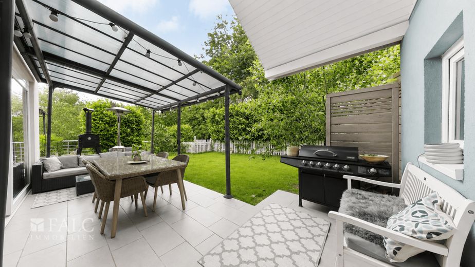 Liebhaberobjekt mit unverbaubarem Naturblick - Architektenhaus mit Pool + Sauna Wohnen mit Ausblick – Terrasse