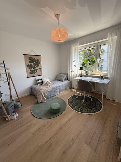 Provisionsfrei / Kernsanierte 3-Zimmer Wohnung in Wiesbaden-Schierstein mit Balkon & Stellplatz – Kinderzimmer 