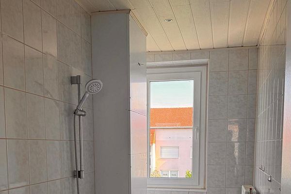 220 € | 49 mq | 2 locali, cucina, bagno, balcone | Teleriscaldamento conveniente