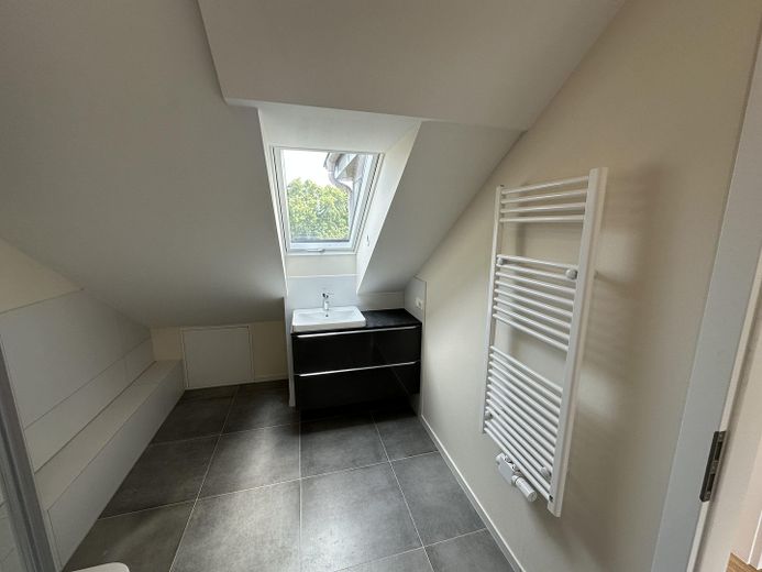 Provisionsfreie Neubau-Dachgeschosswohnung–Erstbezug, hochwert. Ausstattung, 5 Min. Bhf Köpenick – Bad