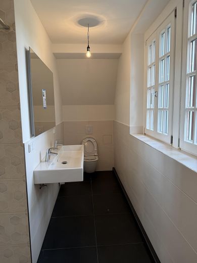 Wohnen im Denkmal: frisch sanierte 143-m²-Dachgeschosswohnung mit Haus-im-Haus-Charakter – Foto 20