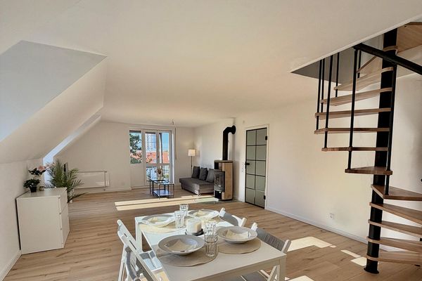 Frisch sanierte 3-ZKB Maisonette mit 2 Balkonen, Tiefgarage, Kamin in ruhiger Lage - Provisionsfrei