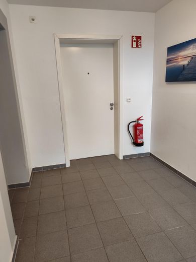 3-Zimmer Etagenwohnung mit Balkon in Tornesch zum Verkauf – Wohnungstür