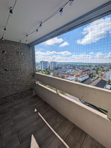 Großzügige und bezugsfreie 4,5 Zimmer Wohnung mit 3 Balkonen in Ludwigsfeld – Balkon