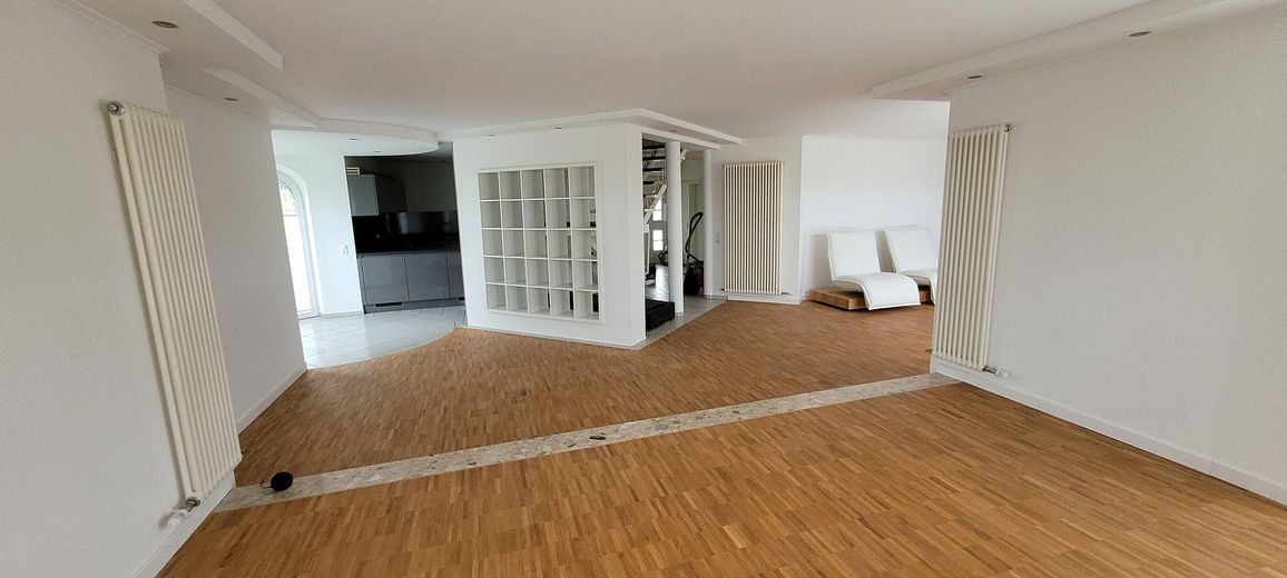 Grosszügiges Architektenhaus in reizvoller Lage von Schwerin – Wohnen 1