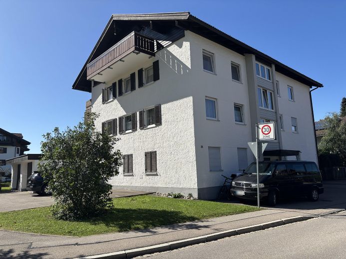 Compacta residencia en Allgäu con terraza orientada al sur y vistas a las montañas – Außenansicht