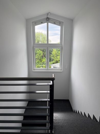 Moderne 4-Zimmer-Wohnung mit großzügiger, überdachter Terrasse/Balkon, Aufzug & Wärmepumpe – Foto 15