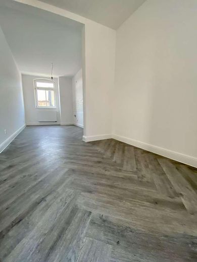 Sanierter Altbau in Buckau: 4,5 Zimmer, Balkon + Austritt, 4. OG ohne Aufzug – Angrenzende Essecke