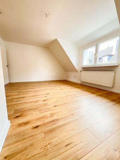 Vermietete WG-Wohnung mit offener Wohnküche (Kapitalanlage) – Grosses Zimmer