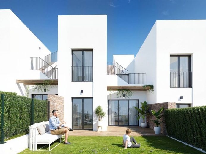 Alenda Golf yakınlarında 3 yatak odası, 3 banyo, bodrum, çatı terası, araç park yeri ve ortak havuza sahip muhteşem sıra evler – Fotoğraf 1