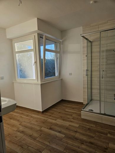 Großzügige Nichtraucherwohnung in Groß-Bieberau – Badezimmer
