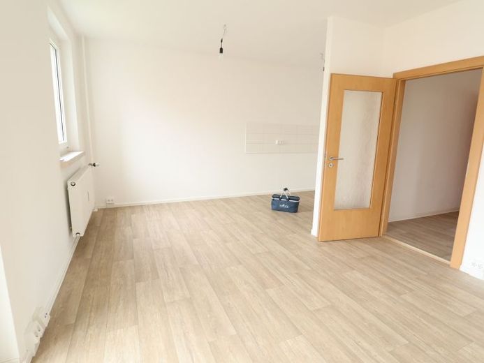 Chemnitz/Kappel में बाथटब वाला उज्ज्वल 3-कमरों का अपार्टमेंट – फोटो 1