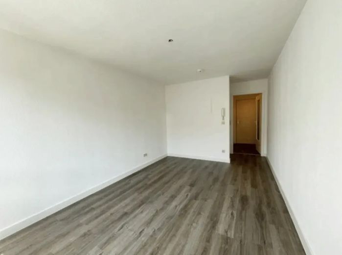 Top Lage in Ehrenfeld - Möblierte, exklusive 1-Zimmer-Wohnung – Wohnzimmer