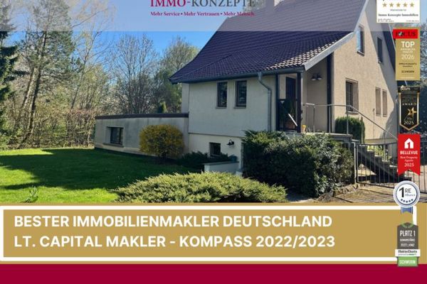 Dom jednorodzinny z oddzielną powierzchnią gabinetową/biurową na działce przypominającej park