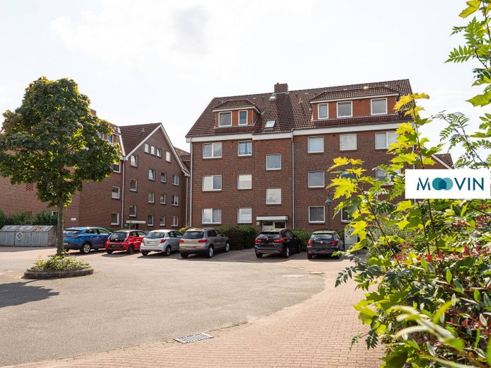 Renovated 1-Room Apartment with Balcony, Fitted Kitchen and Modern Shower Bathroom – Außenansicht I