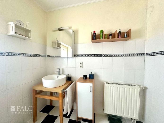Charmantes Einfamilienhaus mit schönem Ambiente in Grünendeich – Bad EG