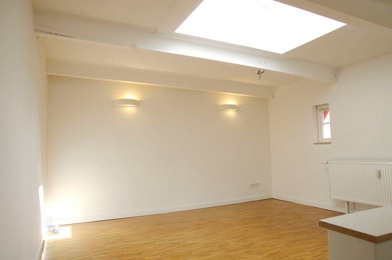 DG Maisonette-Townhouse mit Atelier – Wohnen und Arbeiten unter einem Dach – DG Wohnzimmer b