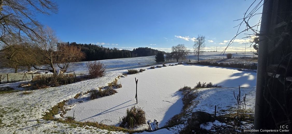 "Das Haus am See" - traumhafter Landsitz 
und Refugium eines namhaften Künstlers 
dessen Dreiseithof mit Weitblick - im Rottal – Besuch bei Johannes Hoffrohne am 4. Januar 2026