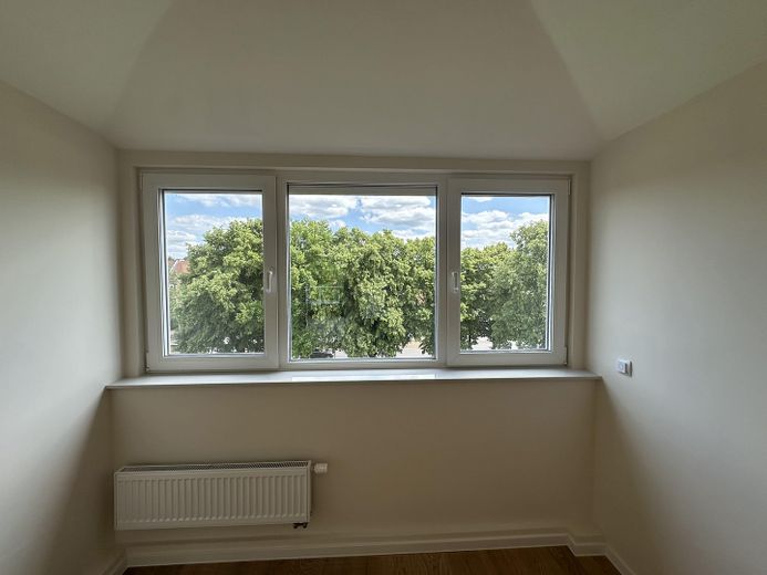 Provisionsfreie Neubau-Dachgeschosswohnung–Erstbezug, hochwert. Ausstattung, 5 Min. Bhf Köpenick – Schlafzimmer