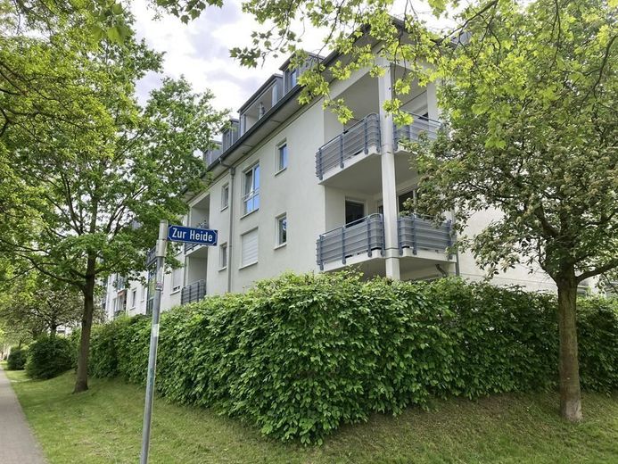 Zweitbezug! Große 3-Zimmer mit Tiefgarage, EBK, Balkon und Wanne am See! – Hausansicht