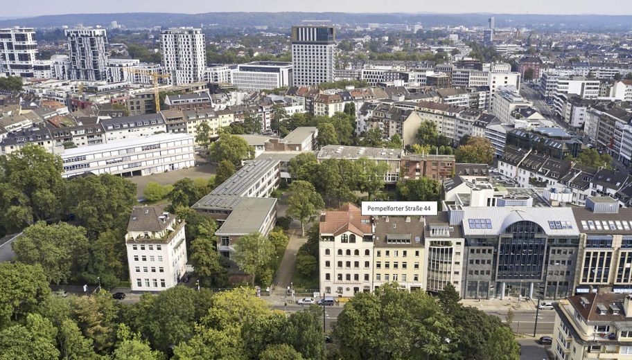 Dachgeschoßwohnung mit Blick über den Hofgarten und Potenzial zur Erweiterung – Foto 8