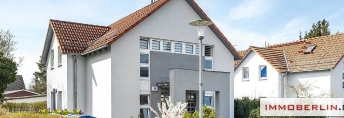IMMOBERLIN.DE - Lichtdurchflutet + gepflegt! Angenehmes Haus im Berliner Speckgürtel