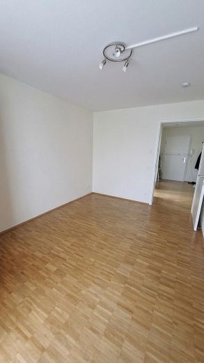 Vivienda acogedora en la ladera: luminosa, tranquila, accesible, con jardín y balcón – Büro zum Wohnbereich